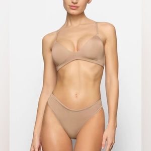SKIMS Wireless Bra 34C